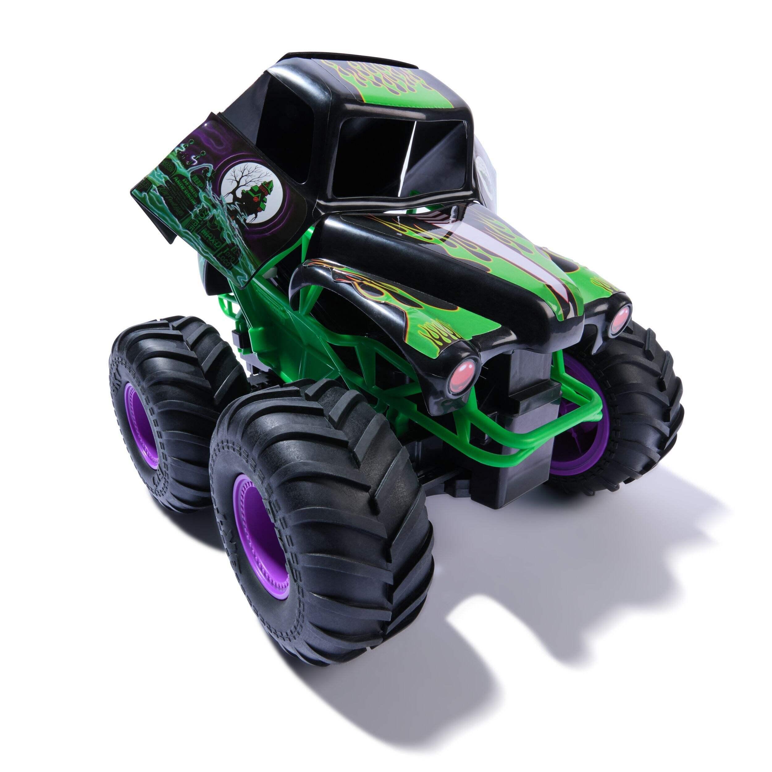 Monster Jam Smash N Bash 1:15 R/C Grave Digger, Ages 4+