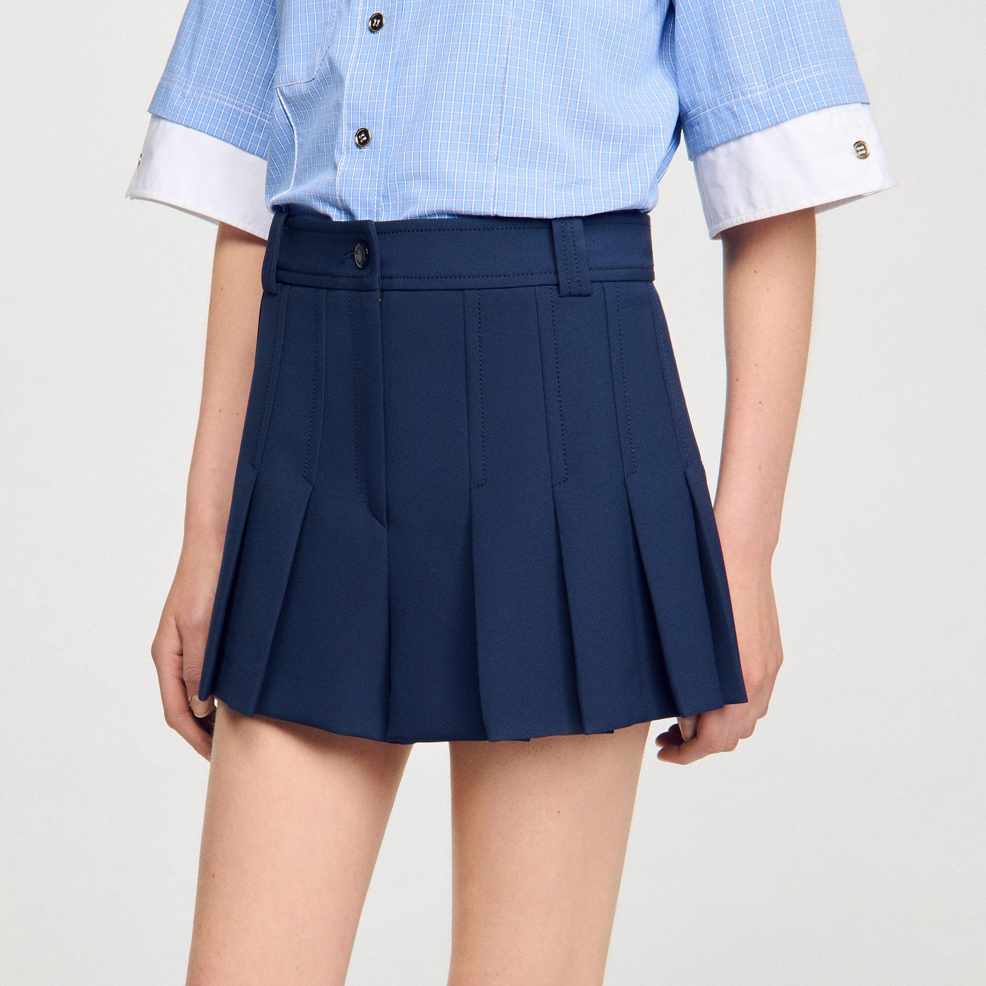 Tailored pleated shorts